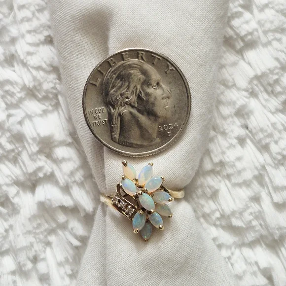 Vintage 14k Yellow Gold Opal & Diamond Floral Cluster Ring